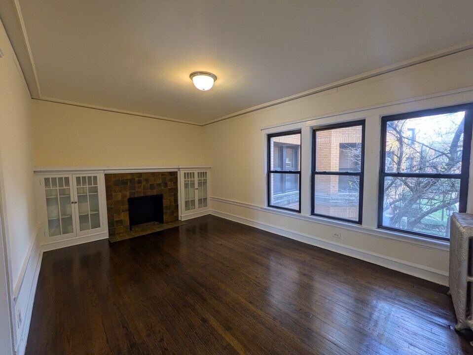 2423 N Spaulding Ave in Chicago, IL - Building Photo