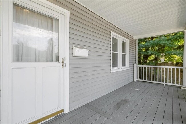 3245 Albany Post Rd in Buchanan, NY - Building Photo - Building Photo