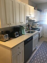 55 Thatcher St, Unit 3 in Brookline, MA - Foto de edificio - Building Photo