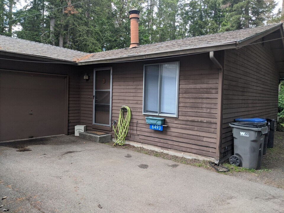 6491-6493 Old Military Rd NE in Bremerton, WA - Building Photo