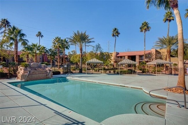 property at 5021 River Glen Dr