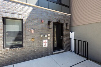218 Hancock Ave in Jersey City, NJ - Building Photo - Building Photo