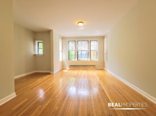 property at 721 W Barry Ave