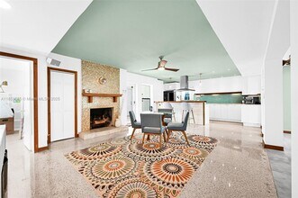 808 NE 16th Ave in Fort Lauderdale, FL - Foto de edificio - Building Photo