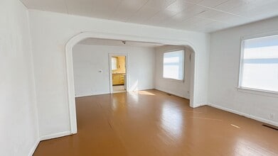 2207 Douglas Ave in Bellingham, WA - Building Photo - Building Photo