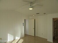 4050 Linwood Dr photo'