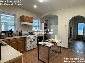 51 Porter Rd, Unit 2 in Cambridge, MA - Building Photo - Building Photo