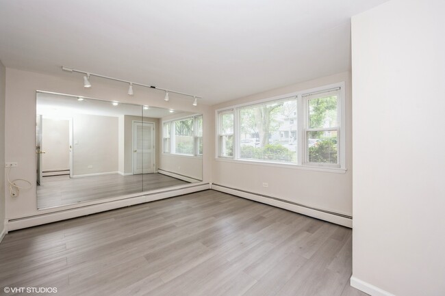 3641 N Tripp Ave in Chicago, IL - Building Photo - Building Photo