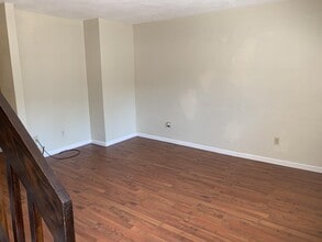 803 Hamlet Way in Charleston, WV - Building Photo - Building Photo
