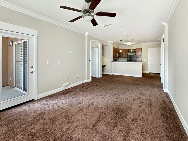 24585 Town Center Dr in Santa Clarita, CA - Building Photo - Building Photo