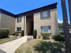 631 N Keene Rd in Clearwater, FL - Building Photo