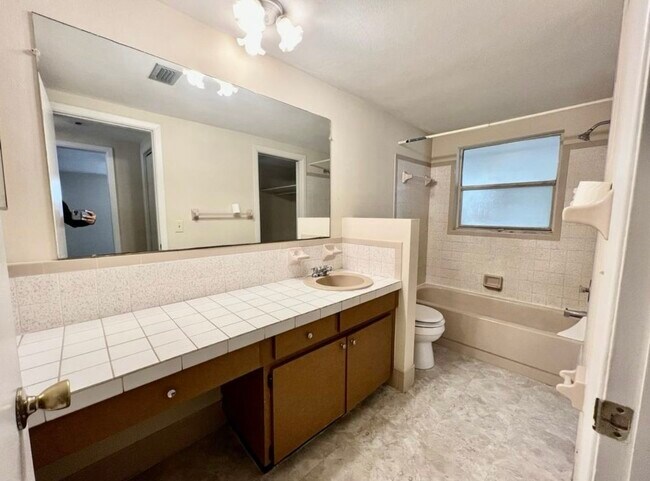 7840 Judith Crescent in Port Richey, FL - Building Photo - Building Photo