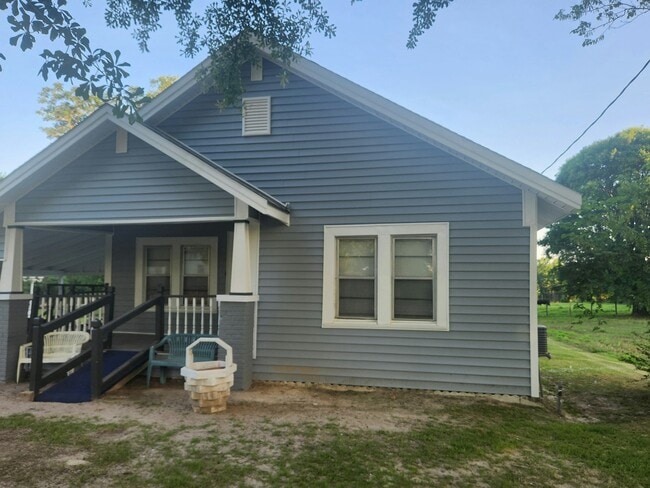 property at 405 Thomas St