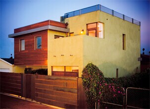 736 San Miguel Ave, Unit Venice In-law Apt. in Venice, CA - Foto de edificio - Building Photo