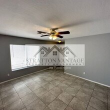 12220 W Scotts Dr in El Mirage, AZ - Building Photo - Building Photo
