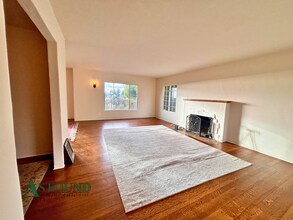 915 Glendome Cir in Oakland, CA - Building Photo - Building Photo