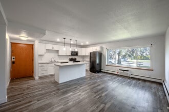 Falls Apartments in River Falls, WI - Building Photo - Interior Photo