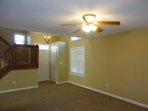 15318 Ten Point Dr in Noblesville, IN - Building Photo - Building Photo