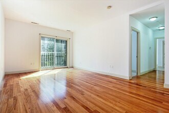 543 Main St in New Rochelle, NY - Building Photo - Building Photo