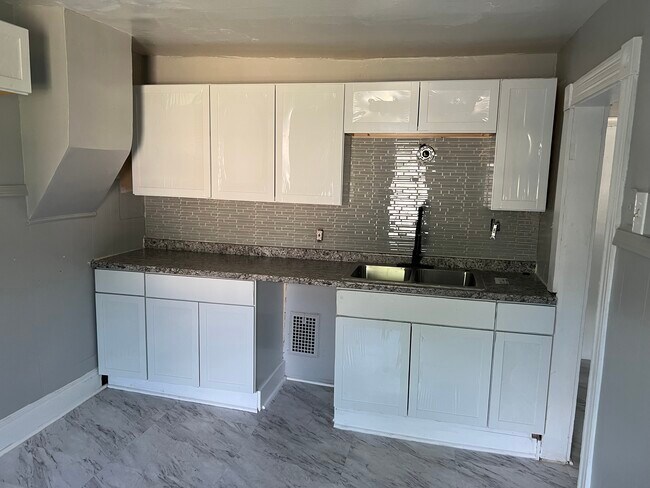 101 Superior St, Unit 2 up
