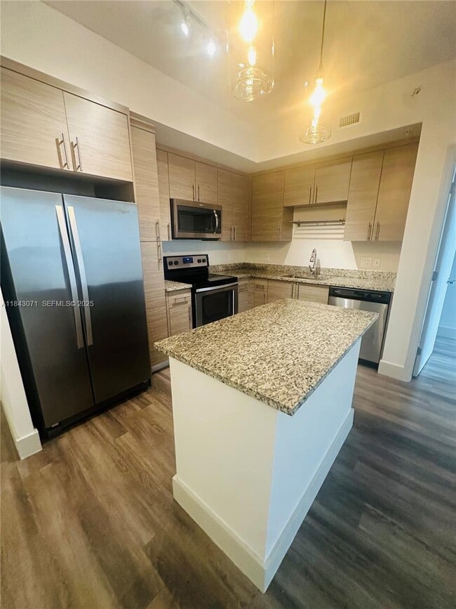 817 SE 2nd Ave in Fort Lauderdale, FL - Building Photo - Building Photo