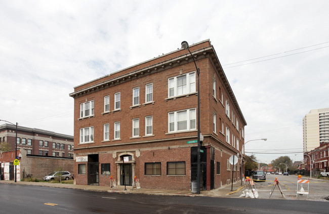 314-318 E Pershing Rd