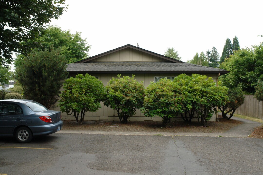 150-160 Manbrin Dr NE in Salem, OR - Building Photo