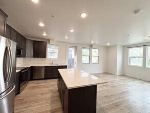 8373 Iris Lumi Ln in Midvale, UT - Building Photo - Building Photo