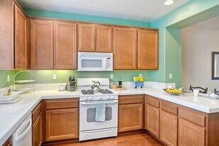 16916 Hutchins Landing, Unit 68 in San Diego, CA - Building Photo