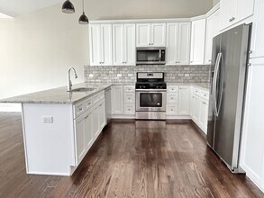 855 Meadow Ln in Marengo, IL - Building Photo - Building Photo