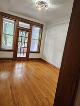 823 N Hoyne Ave, Unit Apartment 2 in Chicago, IL - Building Photo - Building Photo