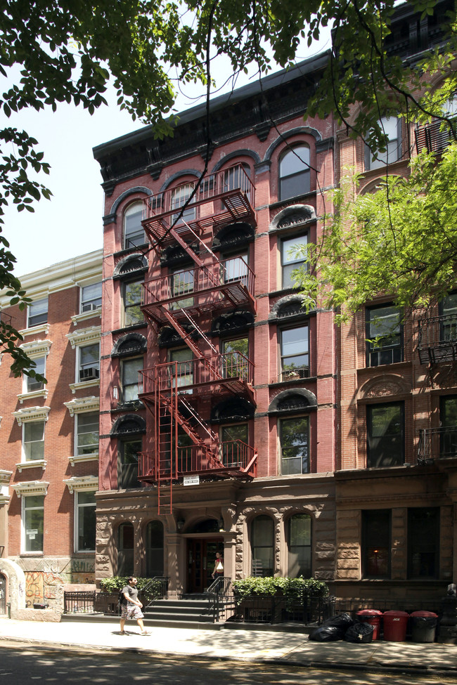 321 E Tenth St in New York, NY - Foto de edificio - Building Photo