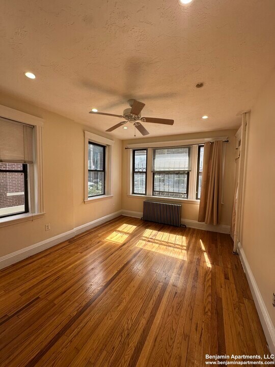 239 Kelton St, Unit 3 in Boston, MA - Building Photo