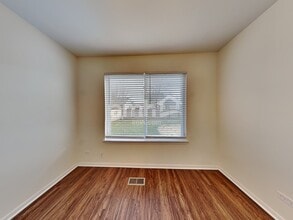 1982 Conway Ln in Aurora, IL - Building Photo - Building Photo