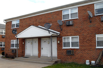 Volari Apartments in Burlington, NJ - Building Photo - Building Photo