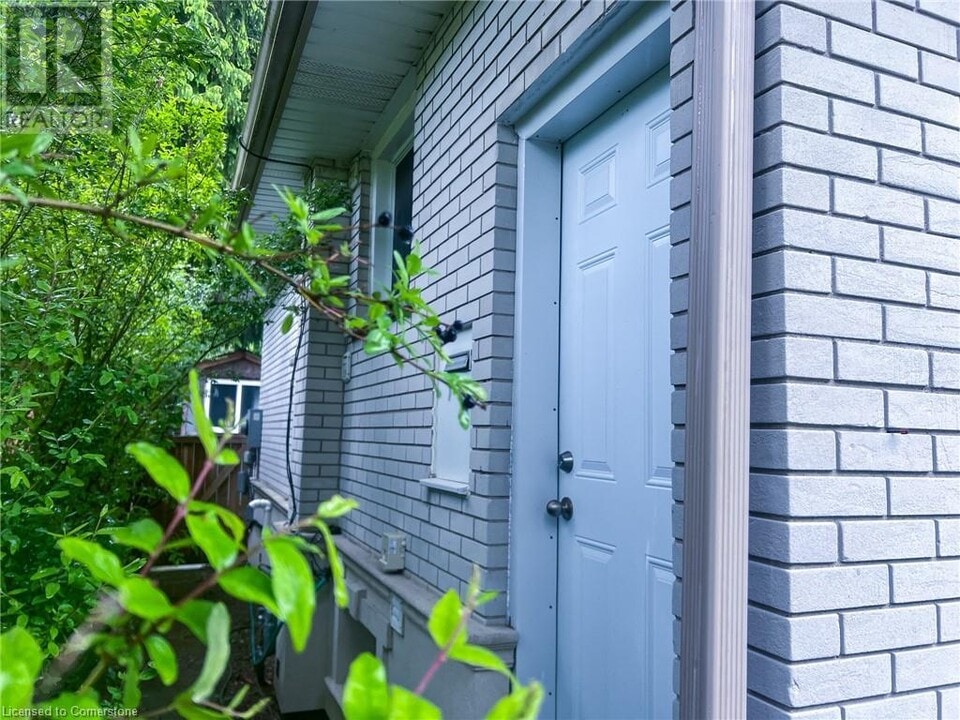 54 Austin Dr in Waterloo, ON - Building Photo