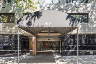 401 E 65th St in New York, NY - Building Photo - Building Photo