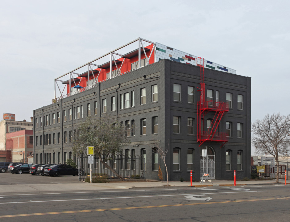 MayFlower Lofts in Fresno, CA - Foto de edificio