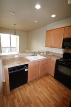 1461 SW Edgefield Meadows Terrace in Troutdale, OR - Building Photo - Building Photo