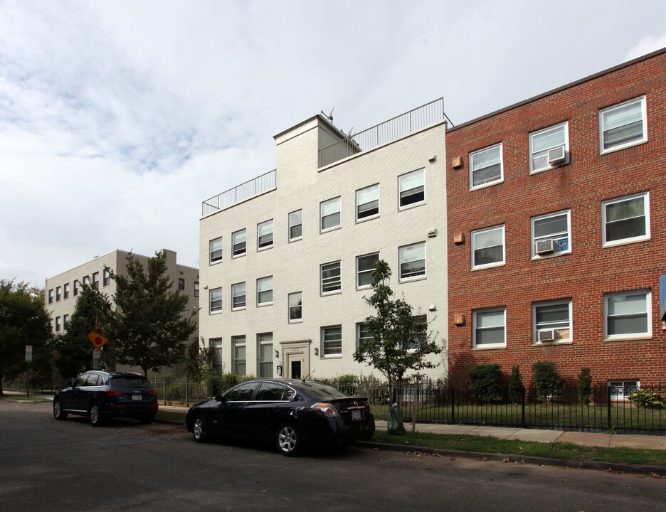 1310 K St SE in Washington, DC - Building Photo