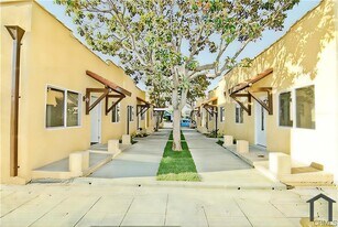 622 W 59th Pl in Los Angeles, CA - Building Photo