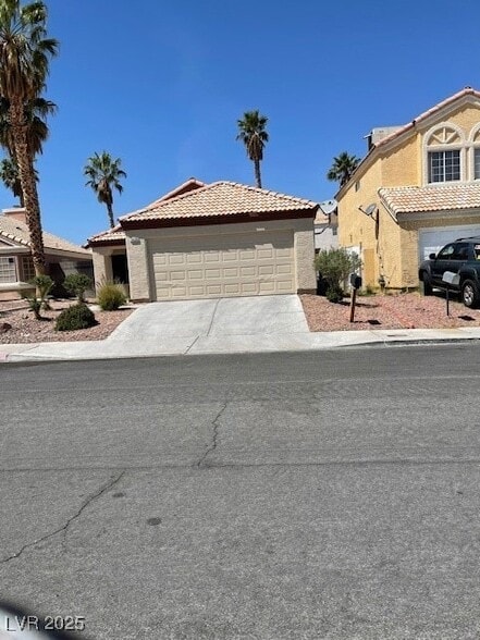property at 1429 Lilac Breeze Cir