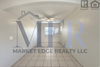 1023 E Old Southern Ave in Phoenix, AZ - Building Photo - Building Photo