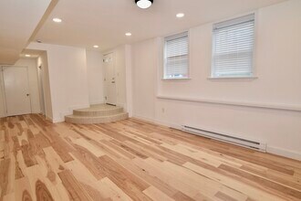 72 Longwood Ave, Unit 72 in Brookline, MA - Building Photo - Building Photo