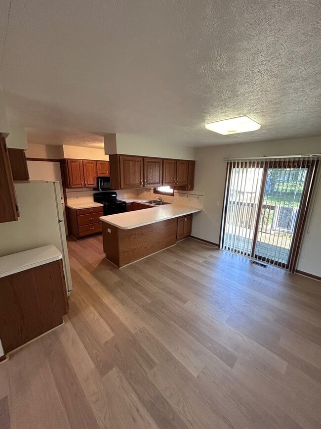 963 Vos St in Jenison, MI - Building Photo - Building Photo