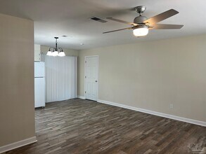 6359 Cotton St in Pensacola, FL - Building Photo - Building Photo