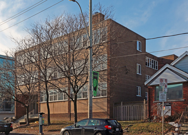 Hillsdale Manor in Toronto, ON - Building Photo - Building Photo