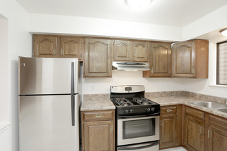 Green Meadows Apartments in Batavia, IL - Building Photo - Interior Photo