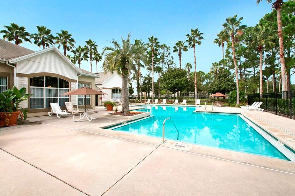 Woodberry Woods in Brandon, FL - Building Photo