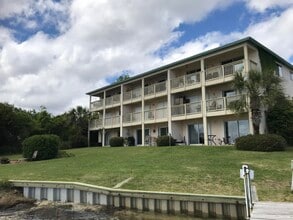 1695 US-98 in Mary Esther, FL - Building Photo - Building Photo
